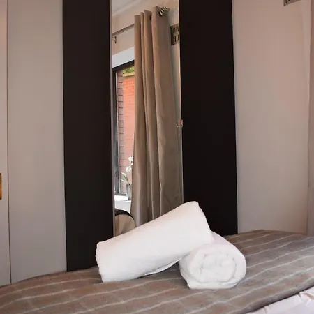 Apartment 1 Bed Beside Castle *